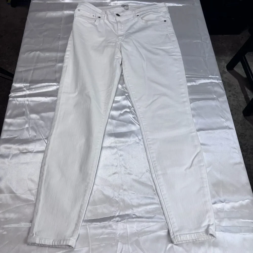 J. Crew Women’s Slim White Jeans. Size 30. Cool Look!  Nice Condition!